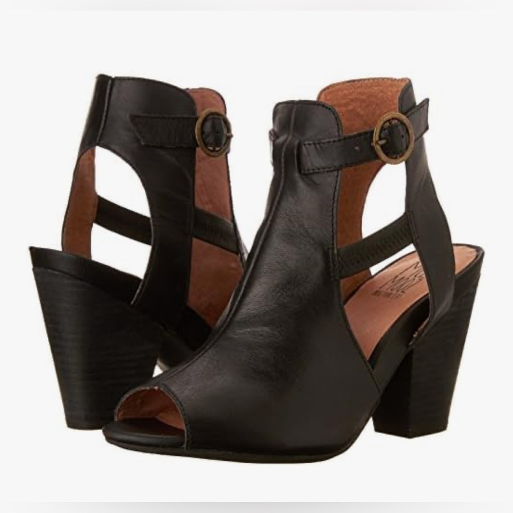 Miz Mooz Size 8.5 Black Leather “Molly” Shoes